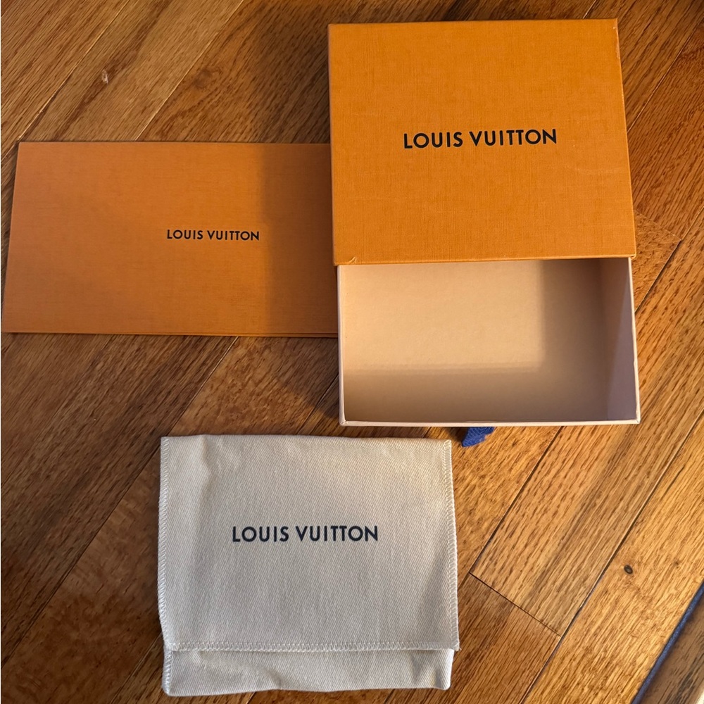 Authentic Louis Vuitton wallet or a belt box with dust bag